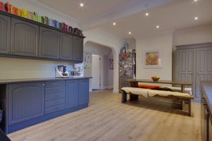 Kitchen / Diner- click for photo gallery